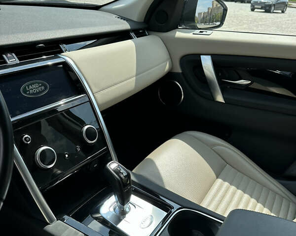 Белый Ленд Ровер Discovery Sport, объемом двигателя 2 л и пробегом 73 тыс. км за 29200 $, фото 9 на Automoto.ua