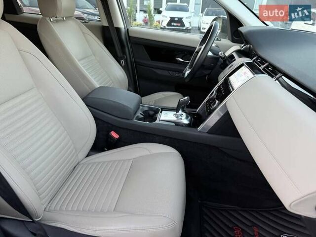 Белый Ленд Ровер Discovery Sport, объемом двигателя 2 л и пробегом 78 тыс. км за 27000 $, фото 37 на Automoto.ua