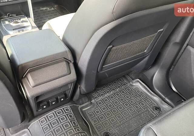 Белый Ленд Ровер Discovery Sport, объемом двигателя 2 л и пробегом 51 тыс. км за 24500 $, фото 25 на Automoto.ua