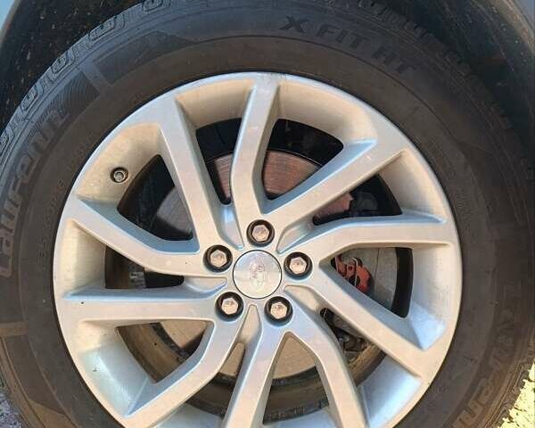 Белый Ленд Ровер Discovery Sport, объемом двигателя 2 л и пробегом 118 тыс. км за 25900 $, фото 1 на Automoto.ua