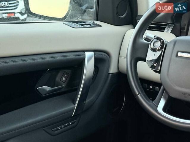 Белый Ленд Ровер Discovery Sport, объемом двигателя 2 л и пробегом 78 тыс. км за 27000 $, фото 34 на Automoto.ua