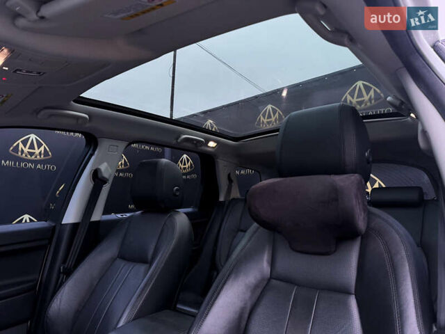 Белый Ленд Ровер Discovery Sport, объемом двигателя 2 л и пробегом 118 тыс. км за 24900 $, фото 10 на Automoto.ua
