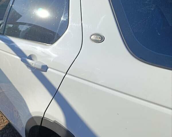 Белый Ленд Ровер Discovery Sport, объемом двигателя 2 л и пробегом 118 тыс. км за 25900 $, фото 3 на Automoto.ua