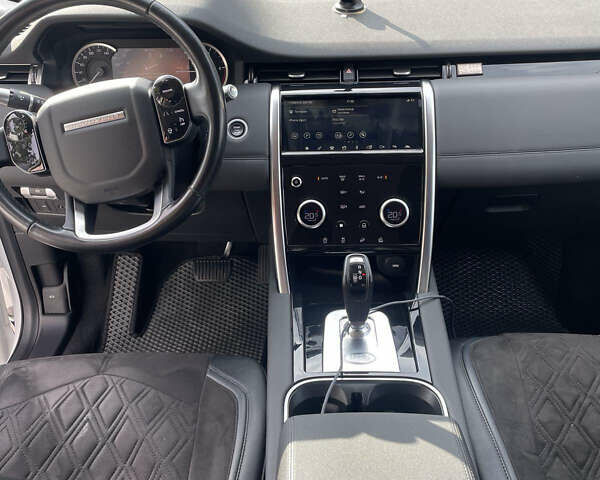 Белый Ленд Ровер Discovery Sport, объемом двигателя 2 л и пробегом 90 тыс. км за 31500 $, фото 5 на Automoto.ua