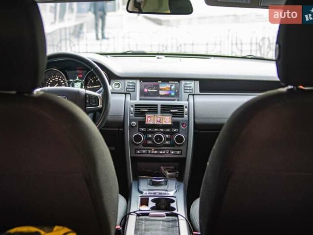 Белый Ленд Ровер Discovery Sport, объемом двигателя 2 л и пробегом 137 тыс. км за 21999 $, фото 14 на Automoto.ua