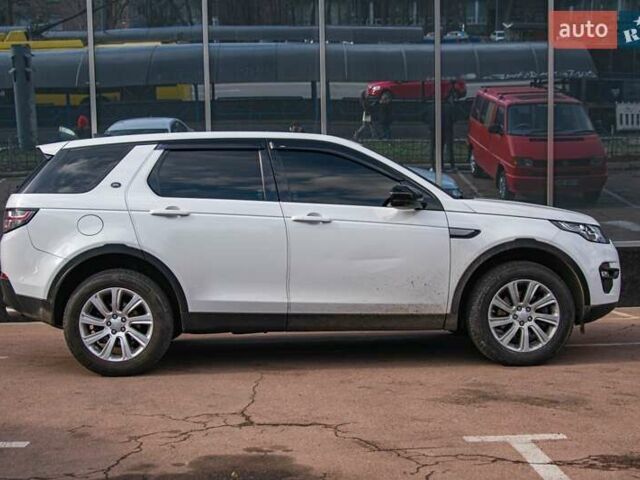 Белый Ленд Ровер Discovery Sport, объемом двигателя 2 л и пробегом 137 тыс. км за 21999 $, фото 5 на Automoto.ua