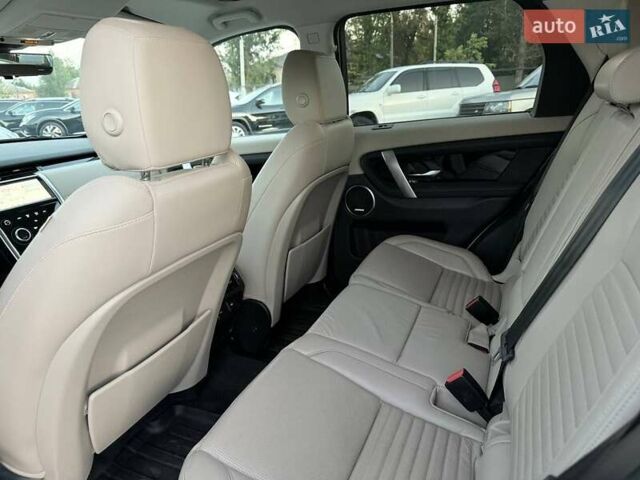 Белый Ленд Ровер Discovery Sport, объемом двигателя 2 л и пробегом 78 тыс. км за 27000 $, фото 27 на Automoto.ua