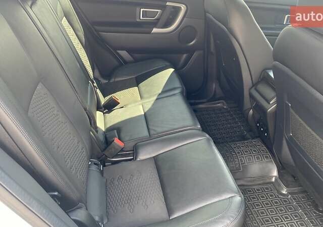Белый Ленд Ровер Discovery Sport, объемом двигателя 2 л и пробегом 51 тыс. км за 24500 $, фото 23 на Automoto.ua