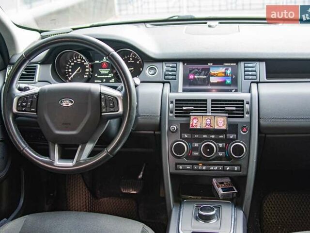 Белый Ленд Ровер Discovery Sport, объемом двигателя 2 л и пробегом 137 тыс. км за 21999 $, фото 25 на Automoto.ua