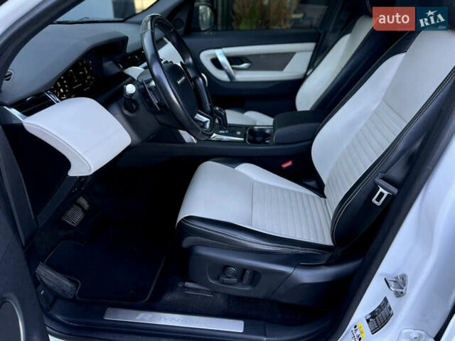 Білий Ленд Ровер Discovery Sport, об'ємом двигуна 2 л та пробігом 58 тис. км за 32900 $, фото 6 на Automoto.ua