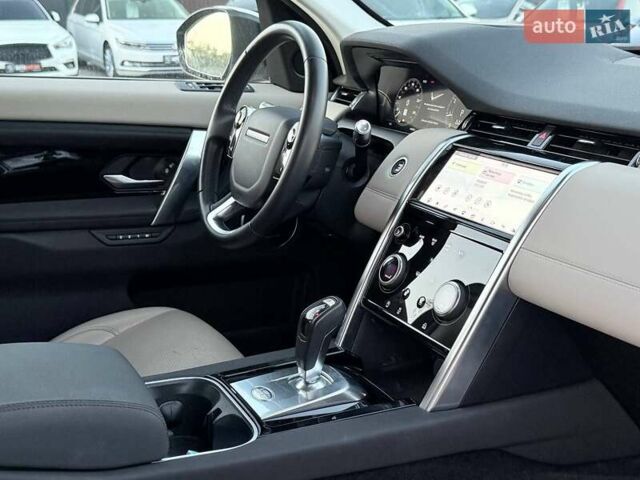 Белый Ленд Ровер Discovery Sport, объемом двигателя 2 л и пробегом 78 тыс. км за 27000 $, фото 40 на Automoto.ua