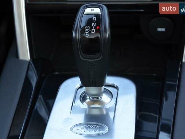 Білий Ленд Ровер Discovery Sport, об'ємом двигуна 2 л та пробігом 141 тис. км за 24500 $, фото 46 на Automoto.ua