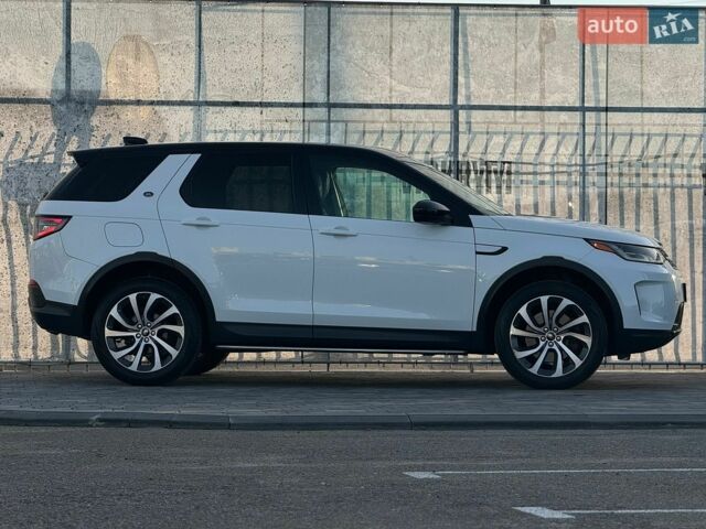Білий Ленд Ровер Discovery Sport, об'ємом двигуна 2 л та пробігом 141 тис. км за 22500 $, фото 9 на Automoto.ua