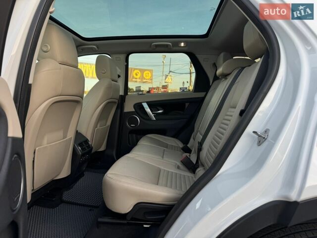 Білий Ленд Ровер Discovery Sport, об'ємом двигуна 2 л та пробігом 141 тис. км за 22500 $, фото 43 на Automoto.ua
