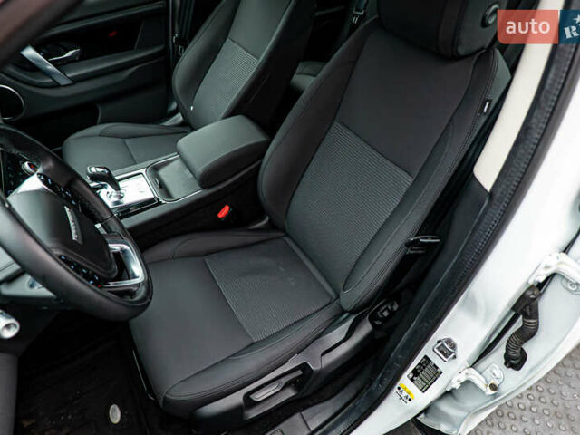 Белый Ленд Ровер Discovery Sport, объемом двигателя 2 л и пробегом 24 тыс. км за 33414 $, фото 9 на Automoto.ua