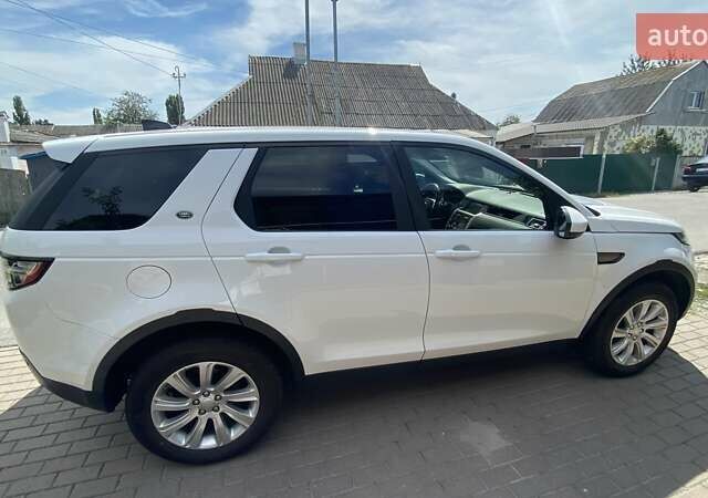 Белый Ленд Ровер Discovery Sport, объемом двигателя 2 л и пробегом 51 тыс. км за 24500 $, фото 10 на Automoto.ua