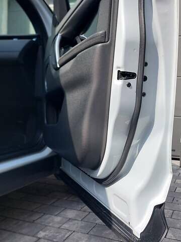 Белый Ленд Ровер Discovery Sport, объемом двигателя 2 л и пробегом 131 тыс. км за 27999 $, фото 55 на Automoto.ua