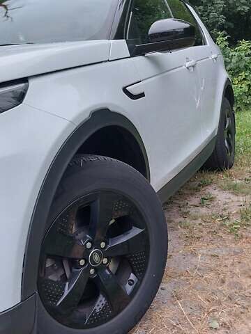 Белый Ленд Ровер Discovery Sport, объемом двигателя 2 л и пробегом 131 тыс. км за 27999 $, фото 34 на Automoto.ua