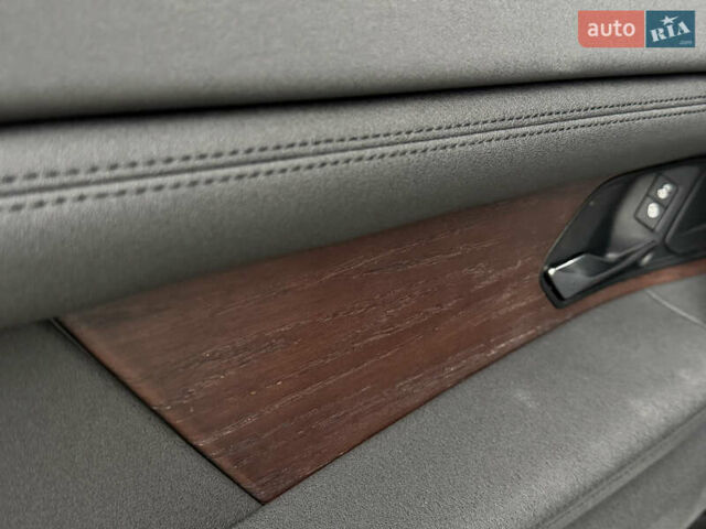 Белый Ленд Ровер Discovery Sport, объемом двигателя 2 л и пробегом 64 тыс. км за 31500 $, фото 29 на Automoto.ua