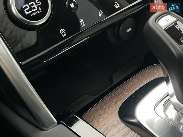 Белый Ленд Ровер Discovery Sport, объемом двигателя 2 л и пробегом 72 тыс. км за 37000 $, фото 25 на Automoto.ua