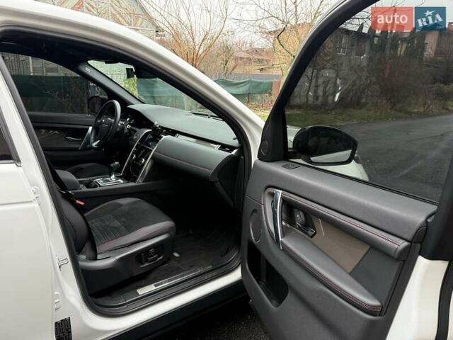Белый Ленд Ровер Discovery Sport, объемом двигателя 2 л и пробегом 49 тыс. км за 42000 $, фото 12 на Automoto.ua
