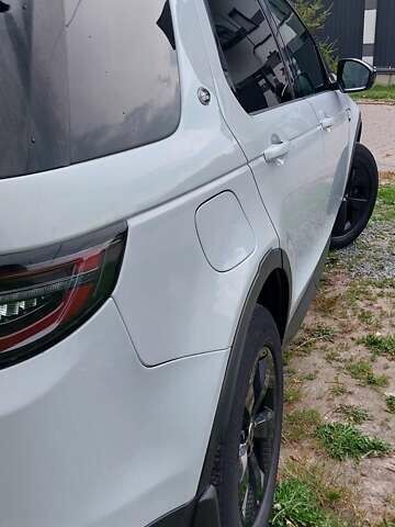 Белый Ленд Ровер Discovery Sport, объемом двигателя 2 л и пробегом 131 тыс. км за 27999 $, фото 23 на Automoto.ua