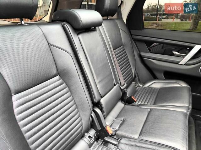 Белый Ленд Ровер Discovery Sport, объемом двигателя 2 л и пробегом 72 тыс. км за 22990 $, фото 60 на Automoto.ua