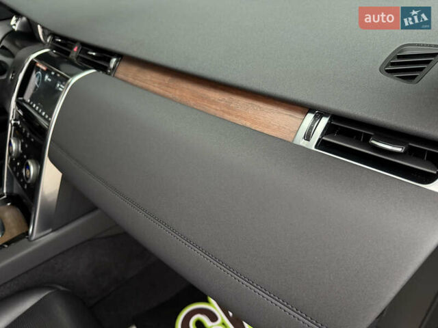 Белый Ленд Ровер Discovery Sport, объемом двигателя 2 л и пробегом 64 тыс. км за 31500 $, фото 33 на Automoto.ua