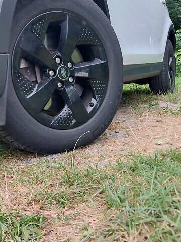 Белый Ленд Ровер Discovery Sport, объемом двигателя 2 л и пробегом 131 тыс. км за 27999 $, фото 35 на Automoto.ua