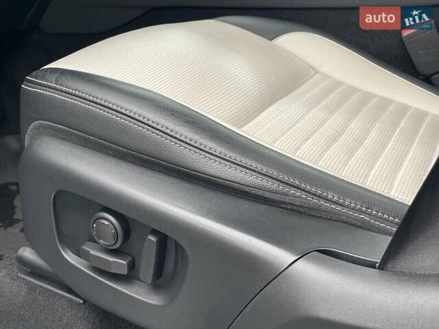 Белый Ленд Ровер Discovery Sport, объемом двигателя 2 л и пробегом 72 тыс. км за 37000 $, фото 17 на Automoto.ua