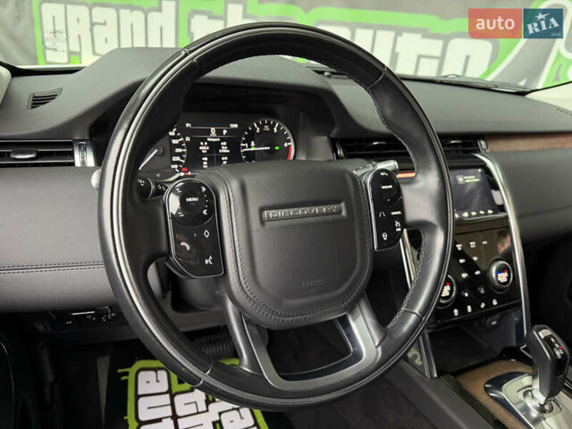 Белый Ленд Ровер Discovery Sport, объемом двигателя 2 л и пробегом 64 тыс. км за 31500 $, фото 16 на Automoto.ua