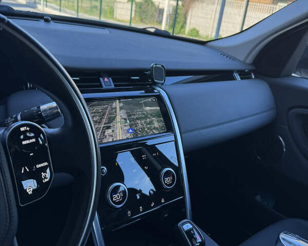 Белый Ленд Ровер Discovery Sport, объемом двигателя 2 л и пробегом 40 тыс. км за 32000 $, фото 11 на Automoto.ua