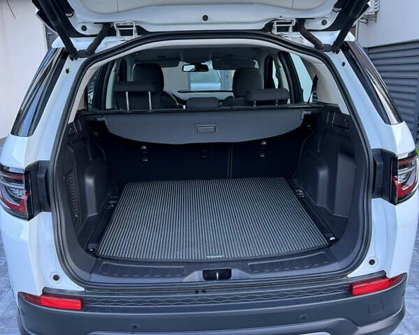 Белый Ленд Ровер Discovery Sport, объемом двигателя 2 л и пробегом 40 тыс. км за 32000 $, фото 15 на Automoto.ua