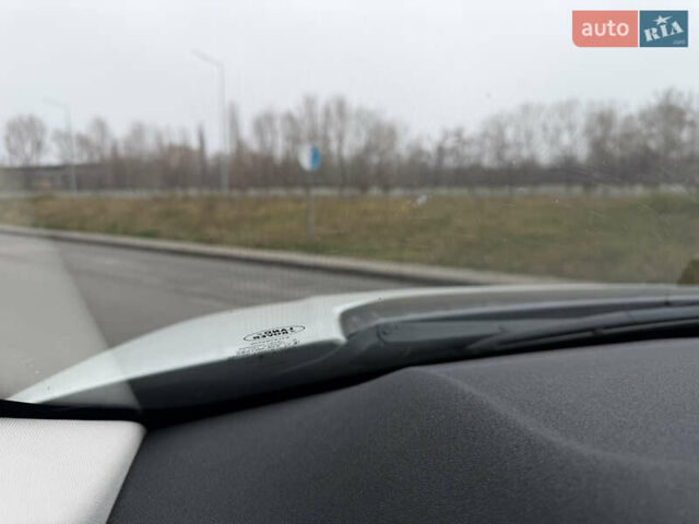 Белый Ленд Ровер Discovery Sport, объемом двигателя 2 л и пробегом 64 тыс. км за 31500 $, фото 44 на Automoto.ua