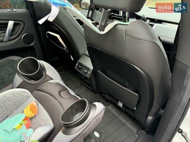 Белый Ленд Ровер Discovery Sport, объемом двигателя 2 л и пробегом 49 тыс. км за 42000 $, фото 10 на Automoto.ua