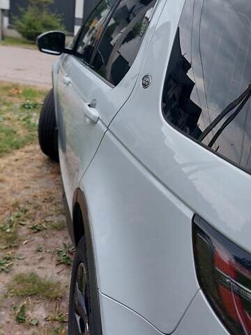 Белый Ленд Ровер Discovery Sport, объемом двигателя 2 л и пробегом 131 тыс. км за 27999 $, фото 25 на Automoto.ua