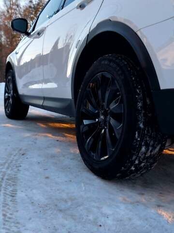 Білий Ленд Ровер Discovery Sport, об'ємом двигуна 2 л та пробігом 106 тис. км за 28900 $, фото 33 на Automoto.ua