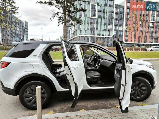 Белый Ленд Ровер Discovery Sport, объемом двигателя 2 л и пробегом 72 тыс. км за 22990 $, фото 26 на Automoto.ua