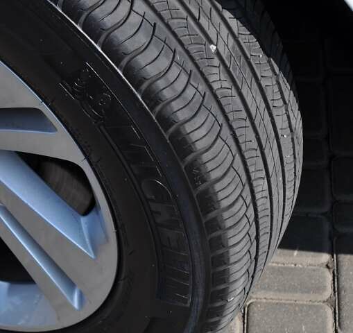 Білий Ленд Ровер Discovery Sport, об'ємом двигуна 2 л та пробігом 37 тис. км за 35000 $, фото 16 на Automoto.ua