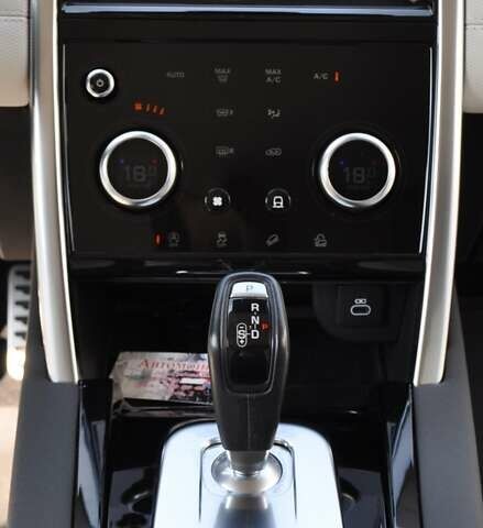 Білий Ленд Ровер Discovery Sport, об'ємом двигуна 2 л та пробігом 37 тис. км за 35000 $, фото 36 на Automoto.ua