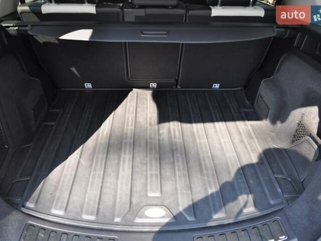 Білий Ленд Ровер Discovery Sport, об'ємом двигуна 2 л та пробігом 37 тис. км за 35000 $, фото 8 на Automoto.ua