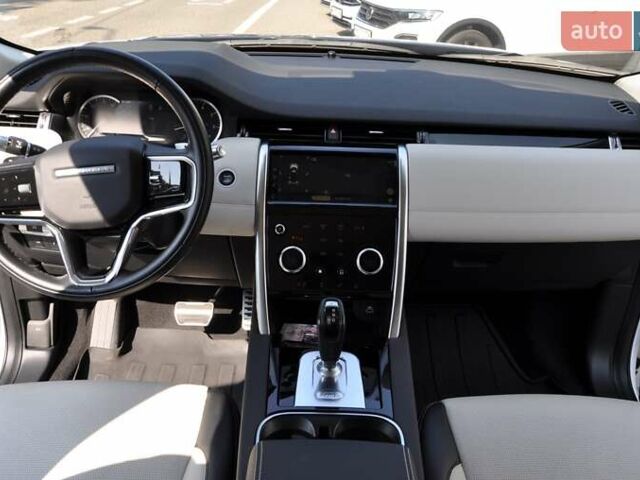 Білий Ленд Ровер Discovery Sport, об'ємом двигуна 2 л та пробігом 37 тис. км за 35000 $, фото 31 на Automoto.ua