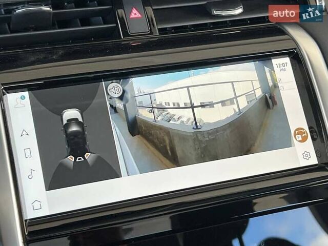 Белый Ленд Ровер Discovery Sport, объемом двигателя 2 л и пробегом 18 тыс. км за 42500 $, фото 34 на Automoto.ua