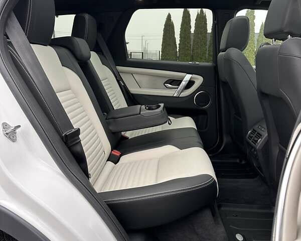 Белый Ленд Ровер Discovery Sport, объемом двигателя 1.5 л и пробегом 18 тыс. км за 65900 $, фото 28 на Automoto.ua