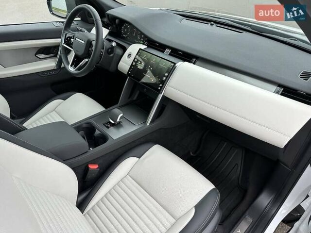 Белый Ленд Ровер Discovery Sport, объемом двигателя 1.5 л и пробегом 18 тыс. км за 65900 $, фото 29 на Automoto.ua