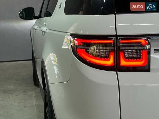 Белый Ленд Ровер Discovery Sport, объемом двигателя 2 л и пробегом 18 тыс. км за 39900 $, фото 7 на Automoto.ua