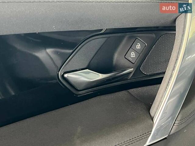 Белый Ленд Ровер Discovery Sport, объемом двигателя 2 л и пробегом 18 тыс. км за 42500 $, фото 11 на Automoto.ua