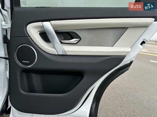 Белый Ленд Ровер Discovery Sport, объемом двигателя 1.5 л и пробегом 18 тыс. км за 65900 $, фото 27 на Automoto.ua