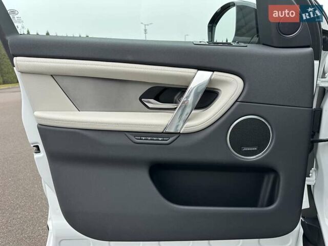 Белый Ленд Ровер Discovery Sport, объемом двигателя 1.5 л и пробегом 18 тыс. км за 65900 $, фото 12 на Automoto.ua