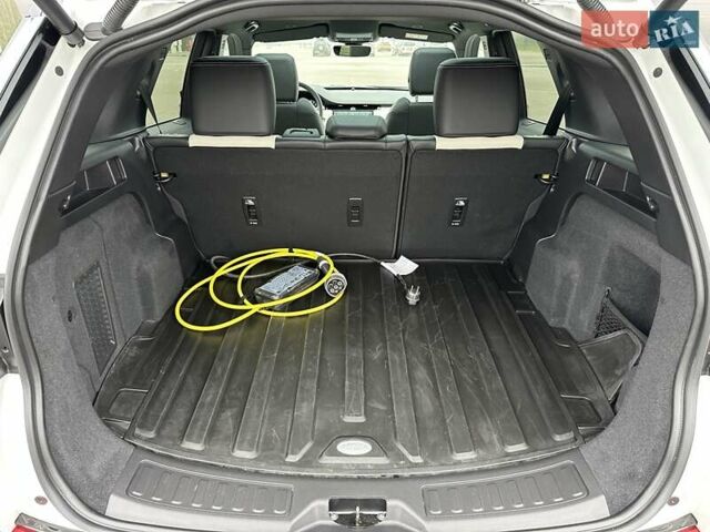 Белый Ленд Ровер Discovery Sport, объемом двигателя 1.5 л и пробегом 18 тыс. км за 65900 $, фото 32 на Automoto.ua